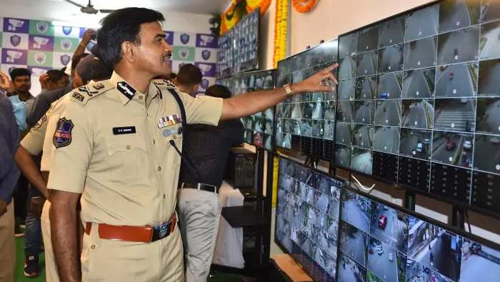 CV Anand : హైదరాబాద్ నగరంలో మరో 264 సీసీటీవీలు ఏర్పాటు