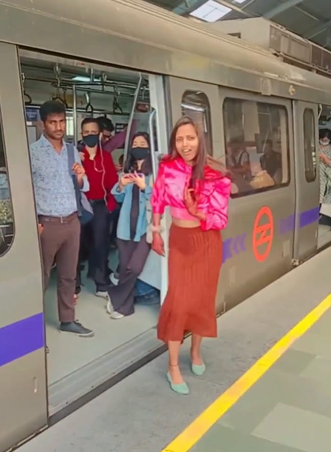 Delhi Metro (2)