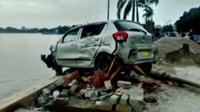 Hyderabad: గంట వ్యవధిలో మూడు రోడ్డు ప్రమాదాలు.. నలుగురు మృతి