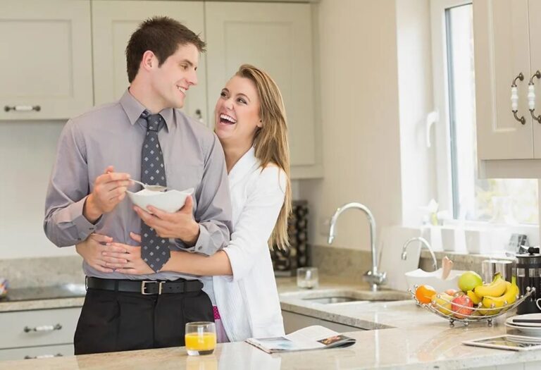 Lifestyle : అమ్మాయిలు ప్రేమలో పడితే ఎక్కువగా చేసే తప్పులు ఏంటో తెలుసా?