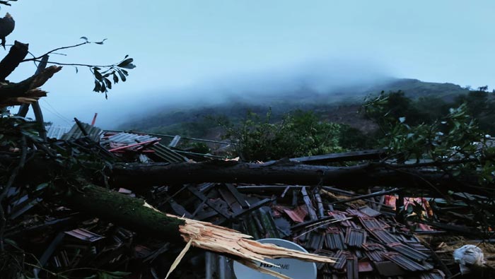 Heavy Rains: ముంబైలో దంచికొడుతున్న వానలు.. ఓ గ్రామంపై విరిగిపడ్డ కొండచరియలు