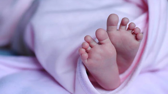 New Born Sold for Rs.800:  రూ.800 కోసం 8 నెలల చిన్నారిని అమ్మేసిన కసాయి తల్లి