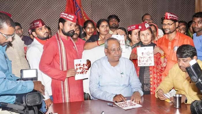 Blood Letter: ప్రధానికి రక్తంతో లేఖ.. కారణమేంటి..?