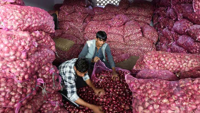 Onion Price Hike: టమాట సెగకు ఉల్లి ఘాటు.. త్వరలో రూ.100కు పెరిగే ఛాన్స్‌..!