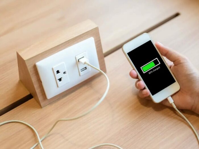 Phone Charging: రోజుకు ఎన్నిసార్లు ఫోన్ కు చార్జింగ్ పెట్టాలో తెలుసా?