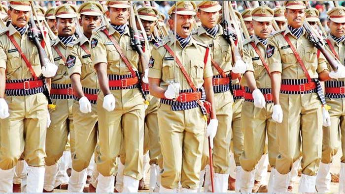 Students Protest : ఓయూలో ఎస్సై, కానిస్టేబుల్‌ అభ్యర్థుల అర్థనగ్న ప్రదర్శన