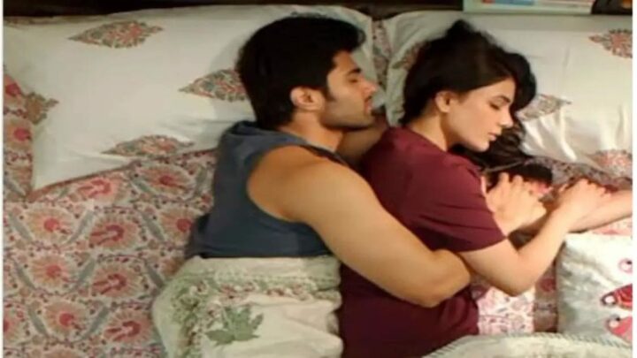 Vijay Devakonda :బెడ్ రూమ్ లో సమంతతో రొమాన్స్ చేస్తున్న విజయ్..