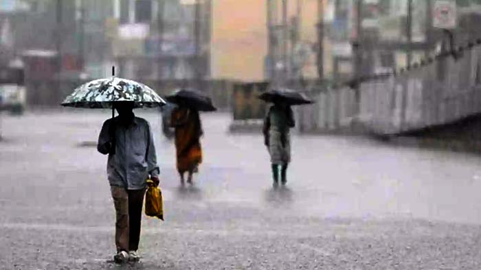 Hyderabad Rains : హైదరాబాద్‌లో దంచికొడుతున్న వర్షం..