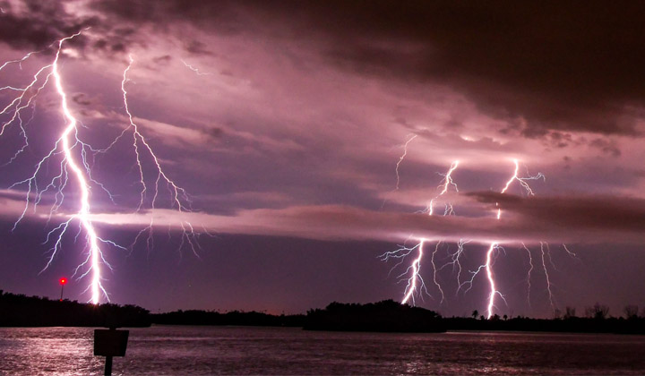 Breaking: అమెరికాలో పిడుగుపడి తెలుగమ్మాయికి తీవ్ర గాయాలు.. పరిస్థితి విషమం?