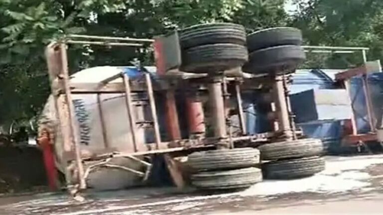 Uttar Pradesh: ఆటోను ఢీకొట్టి బోల్తా పడిన గ్యాస్ ట్యాంకర్..9 మంది మృతి..