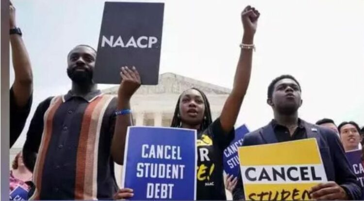 Us government : విద్యార్థుల రుణాలను మాఫీ చేయనున్న ప్రభుత్వం..