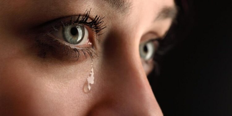Women Crying : ఆడవాళ్లు ఇంట్లో ఎందుకు ఏడ్వకూడదో తెలుసా?