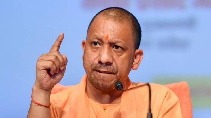 Yogi Adityanath: ఫ్రాన్స్ అల్లర్లు అదుపులోకి రావాలంటే “యోగి”నే కరెక్ట్.. జర్మనీ ప్రొఫెసర్ ట్వీట్..