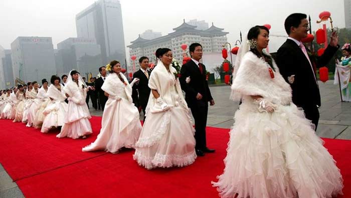 China Cash Reward: చైనాకు సరికొత్త టెన్షన్‌.. త్వరగా పెళ్లి చేసుకుంటే రివార్డులు..!