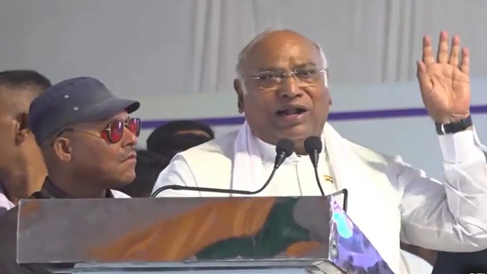 Mallikarjun Kharge: నరేంద్ర మోడీ ప్రభుత్వం సమాచార హక్కు చట్టాన్ని చంపేస్తోంది..