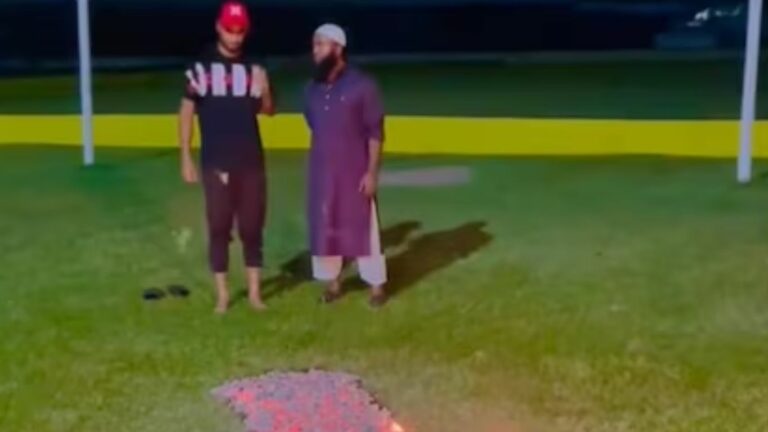 Asia Cup 2023: ఆసియా కప్ 2023కి ముందు నిప్పులపై నడిచిన క్రికెటర్.. ఎందుకో తెలుసా?