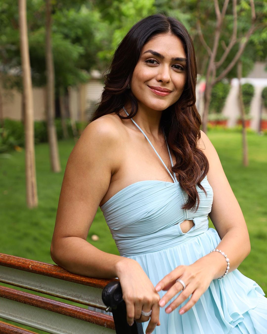 Mrunal Thakur8