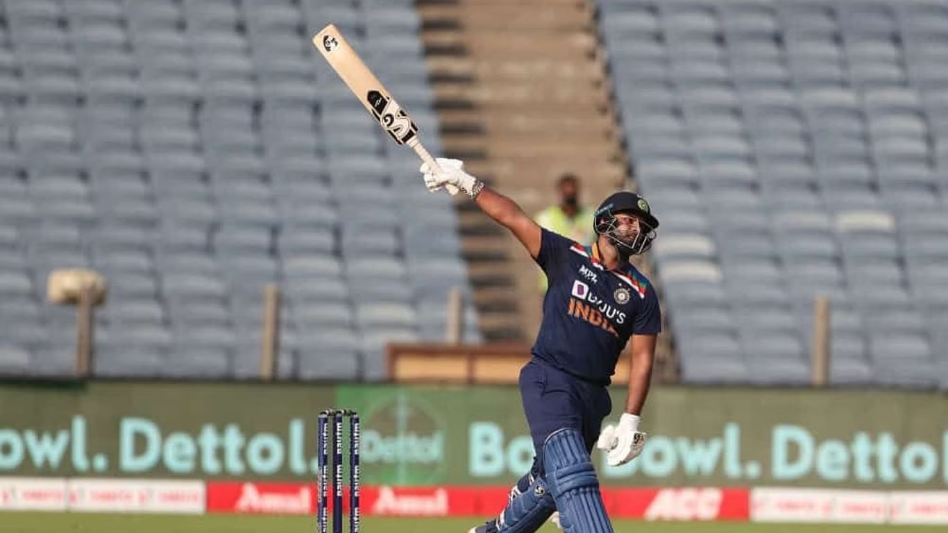 Rishabh Pant Six: మొదటిసారి బ్యాట్ పట్టిన రిషబ్‌ పంత్‌.. సిక్సుల వర్షమే! వీడియో వైరల్‌