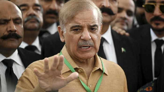 Shehbaz Sharif: నేడు పాక్ ప్రధానిగా తప్పుకోనున్న షెహబాజ్ షరీఫ్