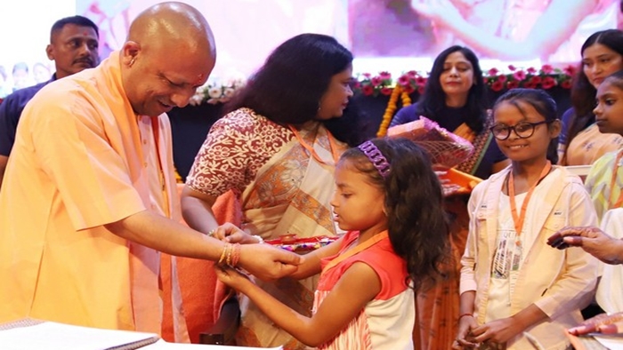 CM Yogi: యూపీ సీఎం కీలక ప్రకటన.. కన్యా సుమంగళ యోజన రూ.10 వేలు పెంపు!