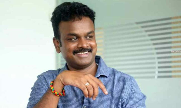 Bommarillu Bhaskar : డీజే టిల్లు తో  సినిమాను సెట్ చేస్తున్న టాలెంటెడ్ డైరెక్టర్..?