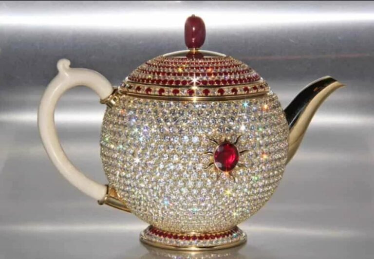 World Most valuble Teapot : ఈ టీపాట్ ధర ఎన్ని కోట్లో తెలిస్తే కళ్లు తేలేస్తారు..!!