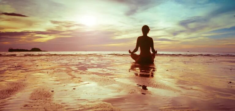 Thursday : ఈ మంత్రాన్ని క్రమం తప్పకుండా జపిస్తే కోటీశ్వరులు అవ్వడం ఖాయం..