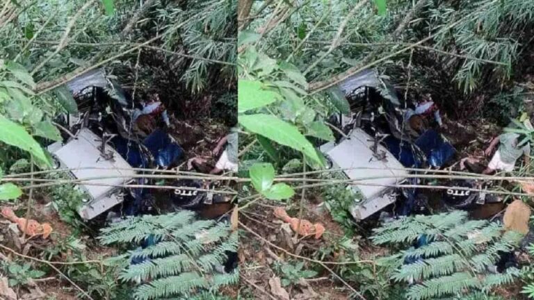 Kerala : ఘోర రోడ్డు ప్రమాదం.. లోయలో పడ్డ జీపు.. 8 మంది మృతి..