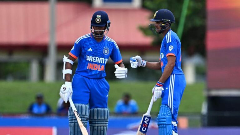 Yashasvi Jaiswal Fifty: అరుదైన రికార్డు నెలకొల్పిన యశస్వి జైస్వాల్.. శుభ్‌మన్‌ గిల్‌తో మరో రికార్డు!