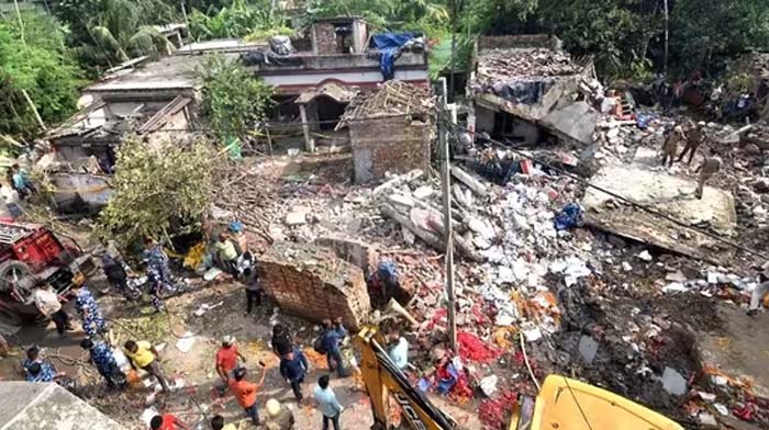 West Bengal: బాణాసంచా పేలుడుపై ఎన్‌ఐఏ దర్యాప్తు జరిపించాలి.. అమిత్ షాకు లేఖ