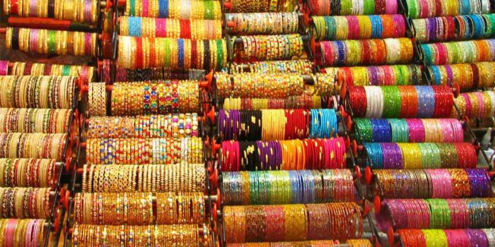 Sravanamasam : శ్రావణమాసంలో ఇలాంటి గాజులను ఎందుకు వేసుకోవాలో తెలుసా?