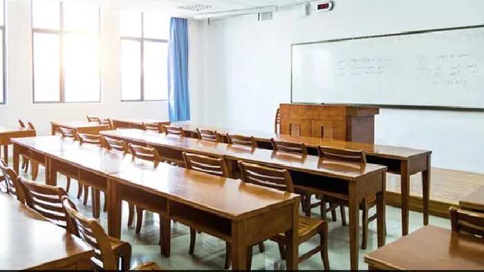 Delhi: “మీరెందుకు పాకిస్తాన్ వెళ్లలేదు”.. విద్యార్థులపై టీచర్ మతపరమైన వ్యాఖ్యలు..