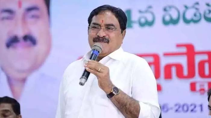 Errabelli Dayakar Rao: ప్రైవేట్‌ పాఠశాలలకు ధీటుగా ప్రభుత్వ పాఠశాలను అభివృద్ధి..