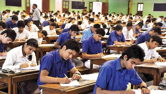 Exams: పరీక్షల్లో పాస్ అయ్యేందుకు ఓ విద్యార్థి ఏం చేశాడంటే..!