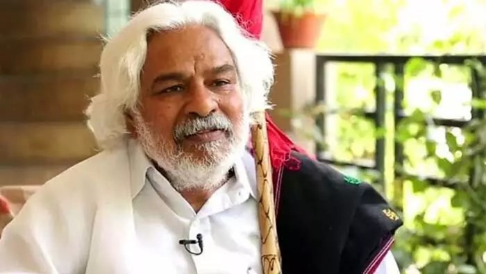 Gaddar: ఐసీయూలోనూ పాటమ్మను వదలని ప్రజా గాయకుడు