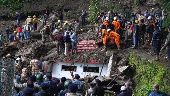Himachal Pradesh: హిమాచల్‌లోని కులులో కూలిపోతున్న భవనాలు.. వీడియో చూశారా..!