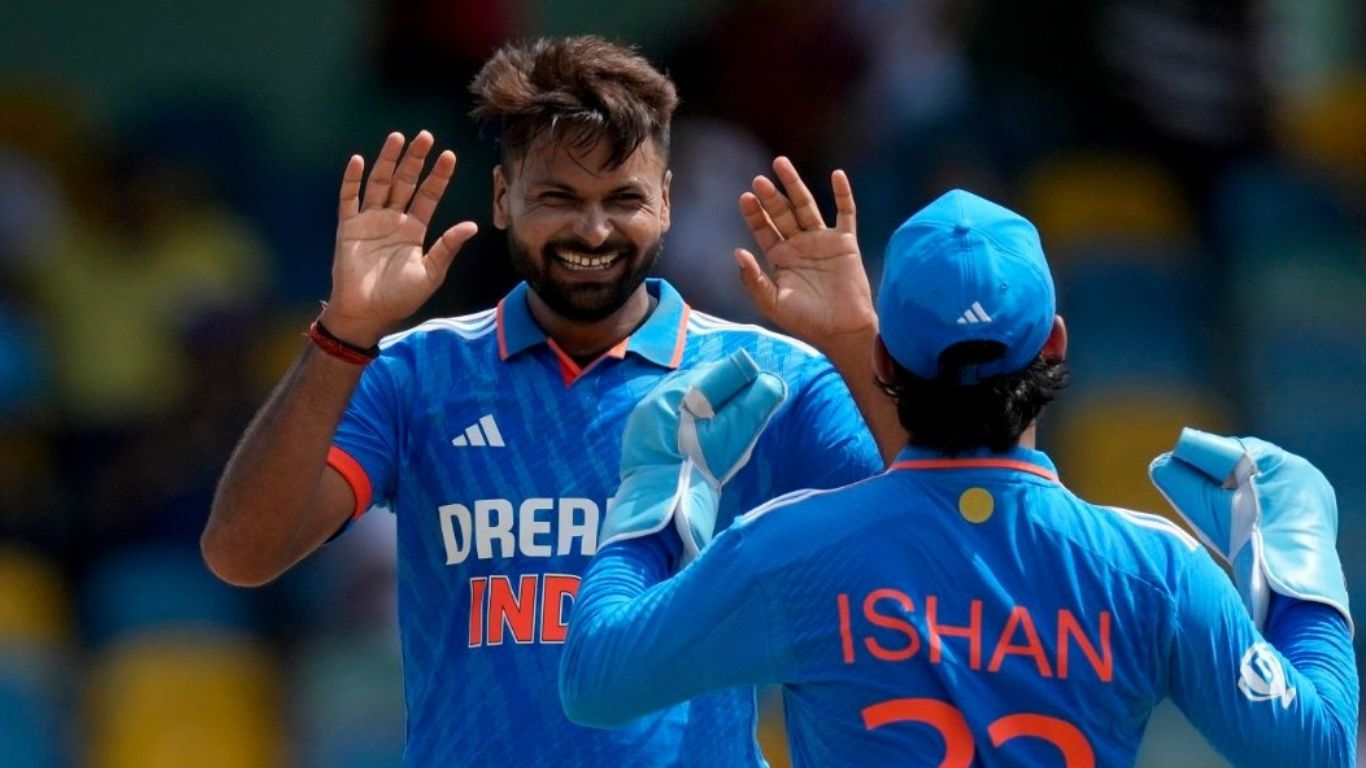 Mukesh Kumar Debut: వికెట్ ఏమీ పడగొట్టకున్నా.. రెండో భారత ఆటగాడిగా ముఖేష్‌ కుమార్‌ అరుదైన రికార్డు!