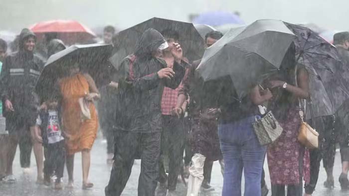 Heavy Rains: బంగాళాఖాతంలో అల్పపీడన ప్రభావం.. ఒడిశాలో భారీ వర్షాలు