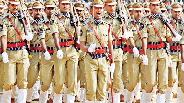 Police Medals: పోలీసులకు కేంద్ర హోంశాఖ ఎక్సలెన్స్ మెడల్స్.. తెలుగు రాష్ట్రాల్లో 10 మంది ఎంపిక