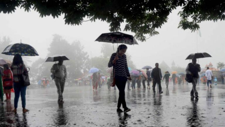 Rain Alert: బంగాళాఖాతంలో అల్పపీడనం.. తెలుగు రాష్ట్రాల్లో మూడు రోజుల పాటు వర్షాలు!