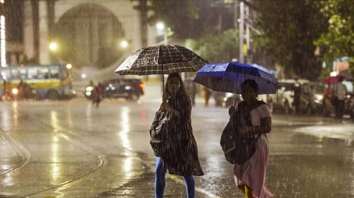 HYD Rains: హైదరాబాద్⁬లో కుండపోత వర్షం.. పలు జిల్లాలకు రెయిన్ అలర్ట్