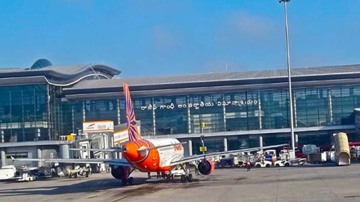 Shamshabad: శంషాబాద్ ఎయిర్‌పోర్టుకు బాంబ్ బెదిరింపు.. ఏ క్షణంలోనైనా పేలొచ్చంటూ కాల్..!