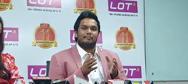 Lot Mobiles: లాట్ మొబైల్స్‌11వ వార్షికోత్సవ ఆఫర్లు.. అదిరిపోయే క్యాష్‌బ్యాక్‌ ఆఫర్‌