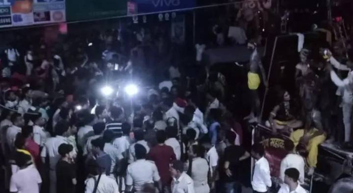 Acid Attack: గణపతి శోభా యాత్రలో యాసిడ్ దాడి… పలువురికి తీవ్రగాయాలు