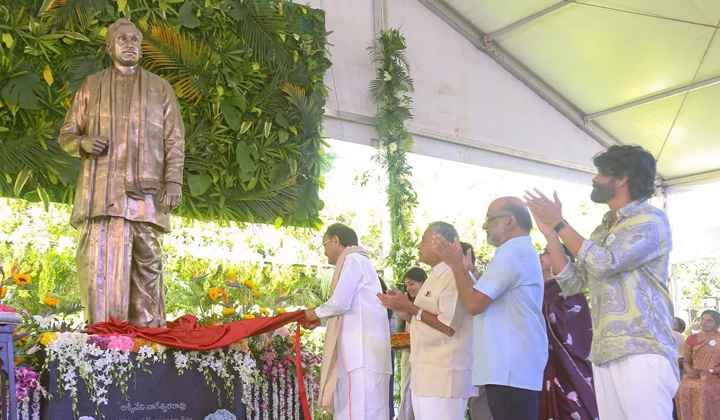 Akkineni Nageswara Rao Statue Unveiled By Venkaiah Naidu