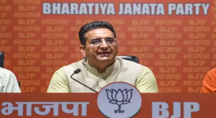 BJP Thanks Shahrukh: షారుక్ ఖాన్‌కు కృతజ్ఞతలు తెలిపిన బీజేపీ… జవాన్ సినిమాతో కాంగ్రెస్‌కు అనుబంధం