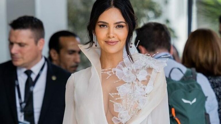 Esha Gupta: కాస్టింగ్ కౌచ్ వల్ల తాను పడ్డ భాధలను గుర్తుచేసుకున్న ఈషా గుప్తా..