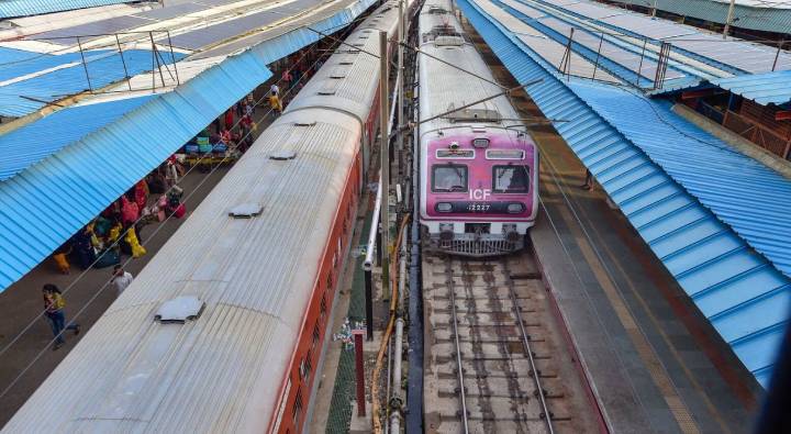 Indian Railway Stocks: బుల్లెట్ రైలు వేగం కంటే వేగంగా పరిగెత్తిన రైల్వే షేర్లు.. కోట్లు సంపాదించిన ఇన్వెస్టర్లు
