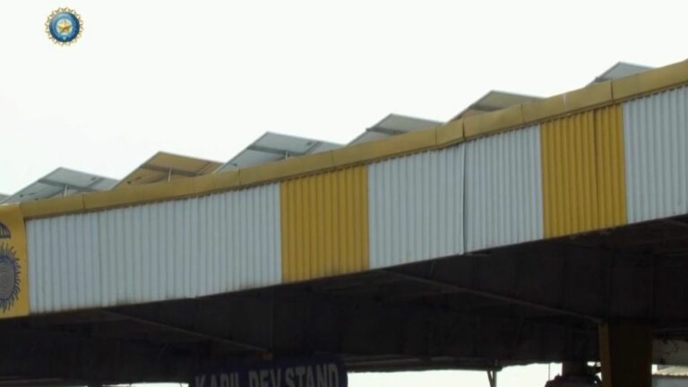 KL Rahul Six: చూడ్డానికి సన్నగా ఉన్నా.. బంతి మాత్రం స్టేడియం బయట పడింది!