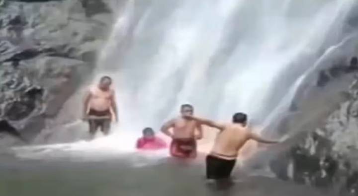 Viral Video: దరిద్రం నడినెత్తిన డ్యాన్స్ చేయడం అంటే ఇదేనేమో..